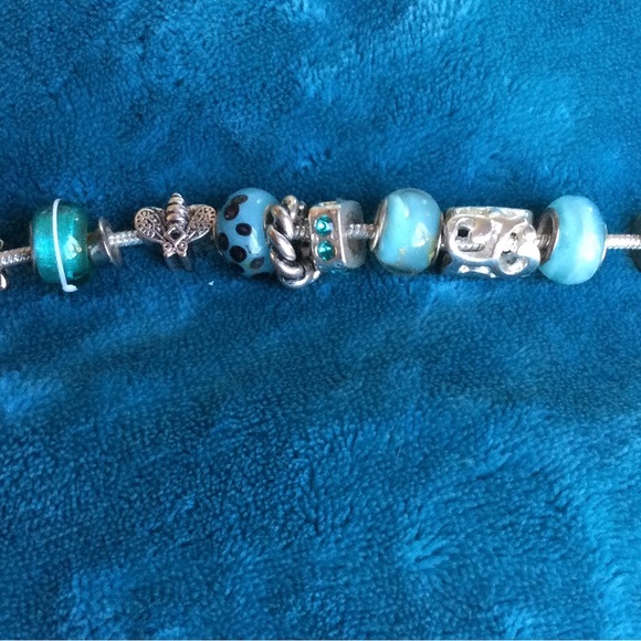 Turquoise CHARMED  bracelet - Picture 4 of 4